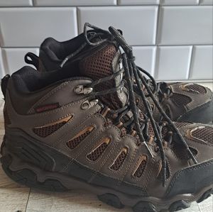 Mens Hiking Boots/steel toe work boots 2/$40